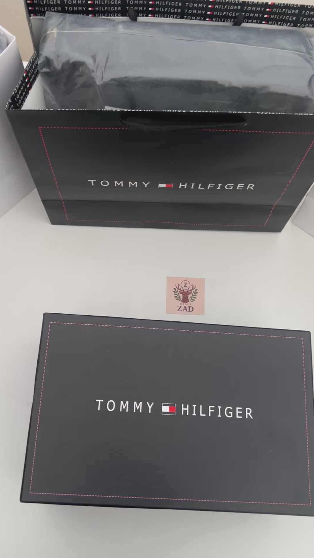 Tommy Hilfiger Leather Handbag – Premium Handbag with Gift Packaging