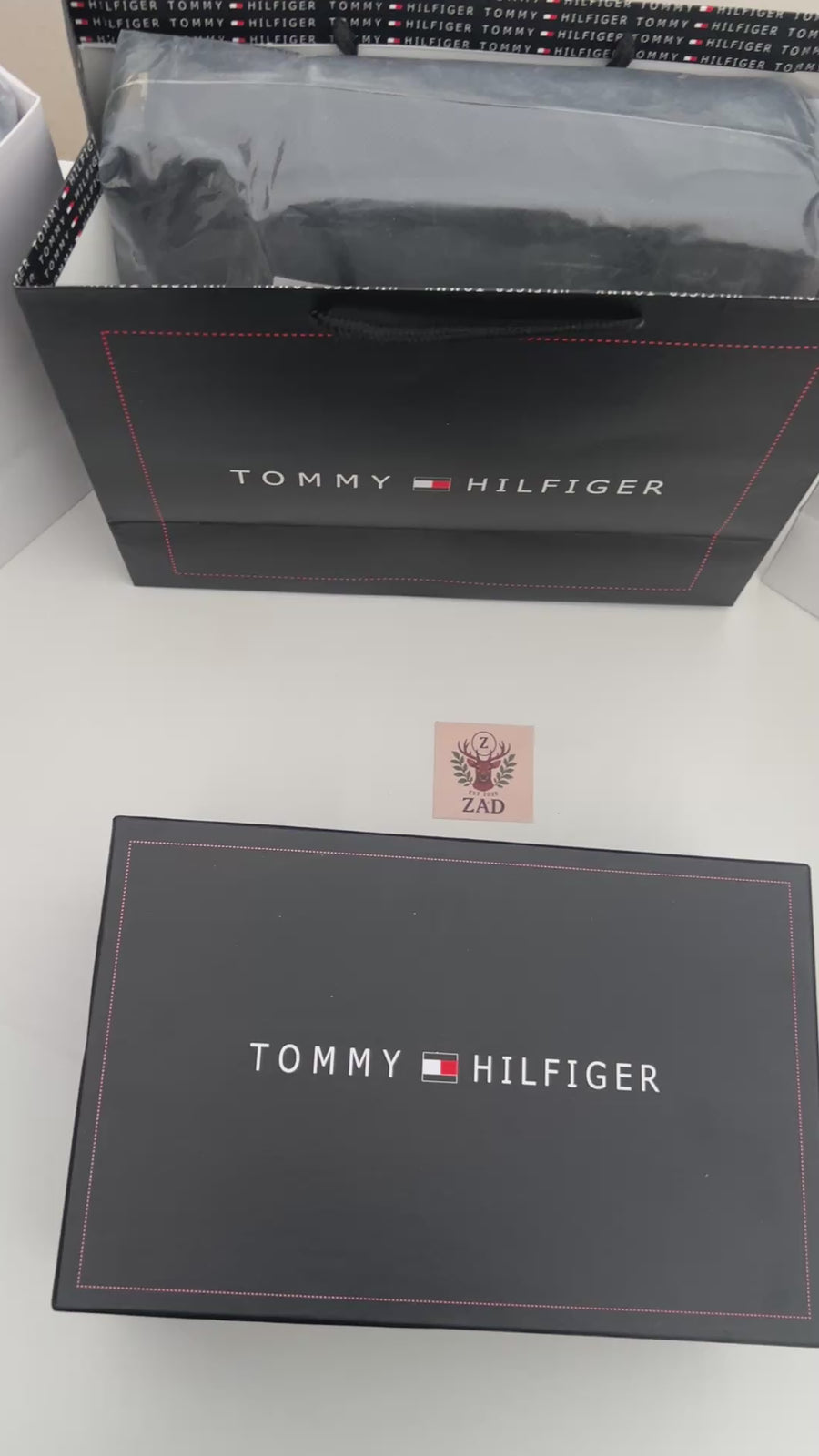 Tommy Hilfiger Leather Handbag – Premium Handbag with Gift Packaging