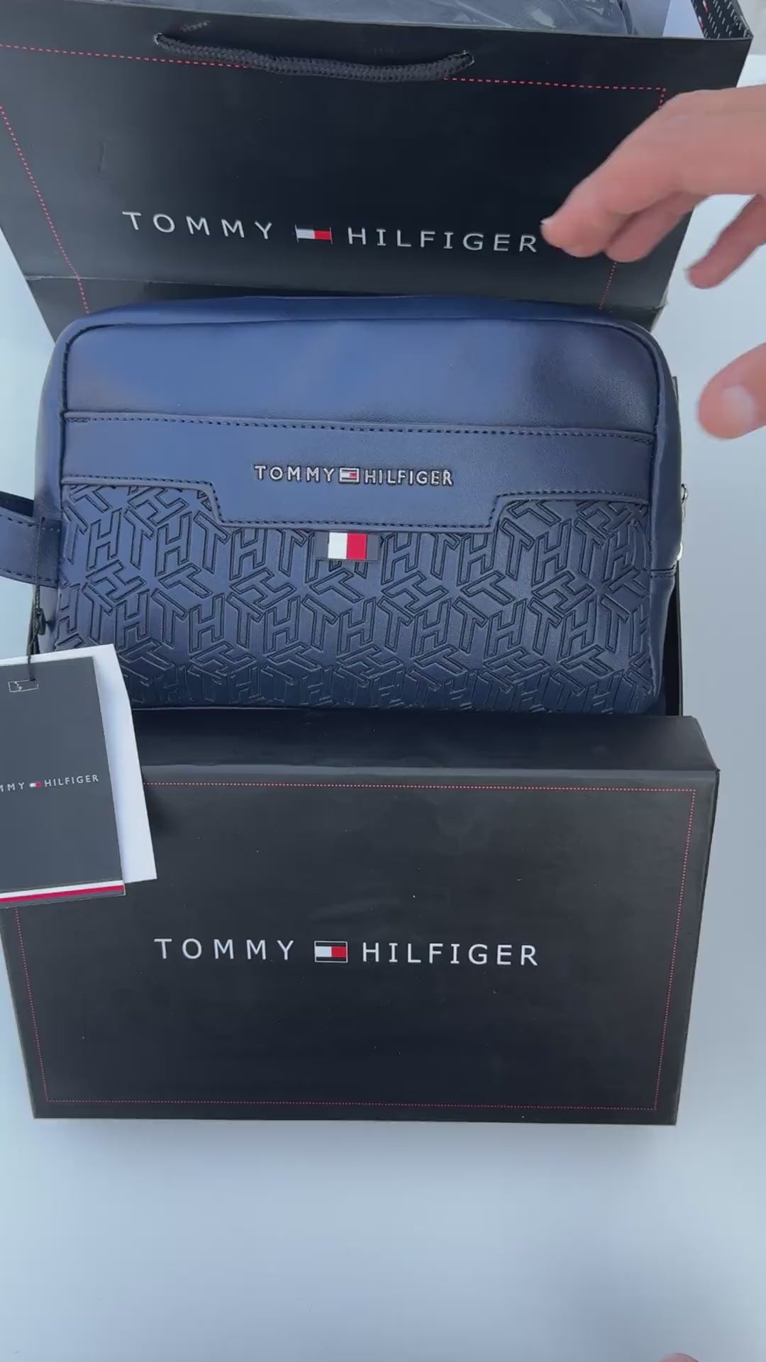Tommy Hilfiger Leather Handbag – Premium Handbag with Gift Packaging