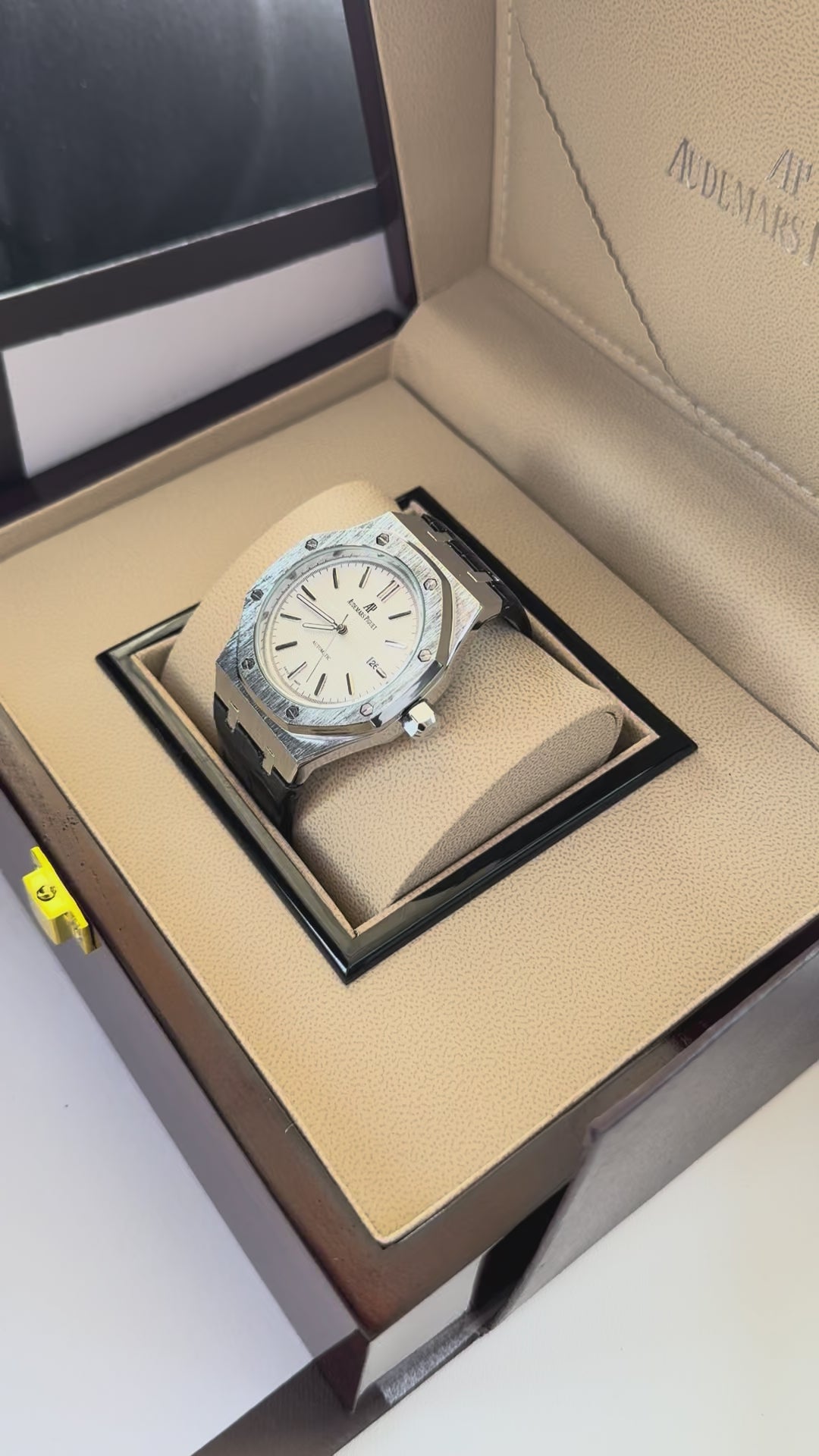 Audemars Piguet Royal Oak leather Watch – with Standard Gift Box Packaging