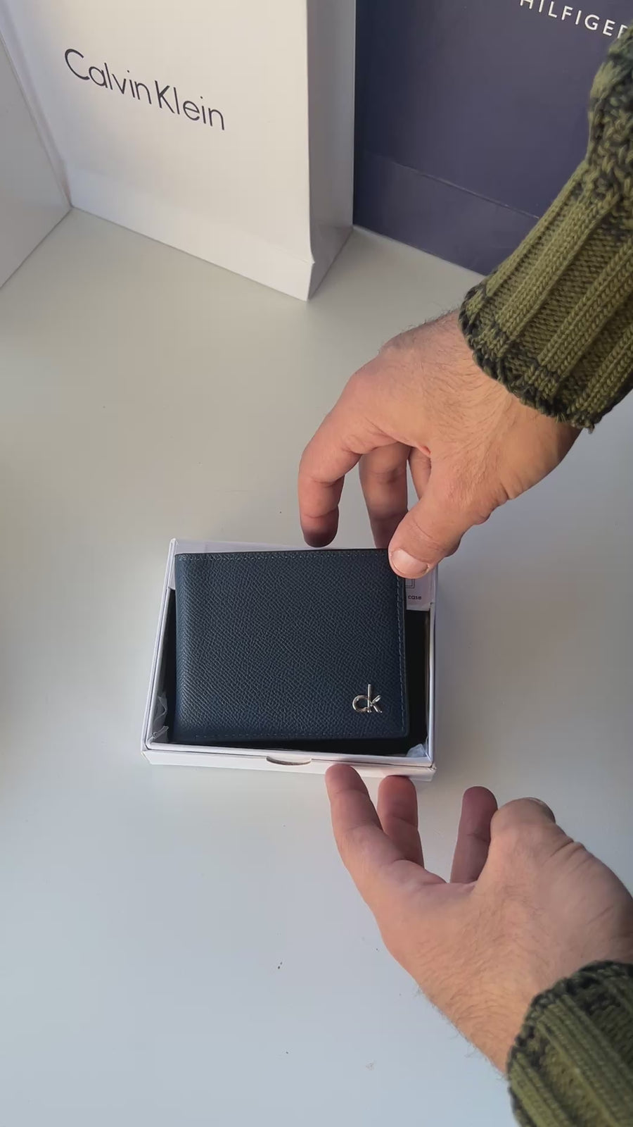 Calvin Klein Leather bifold Wallet – Premium Gift Packaging Included