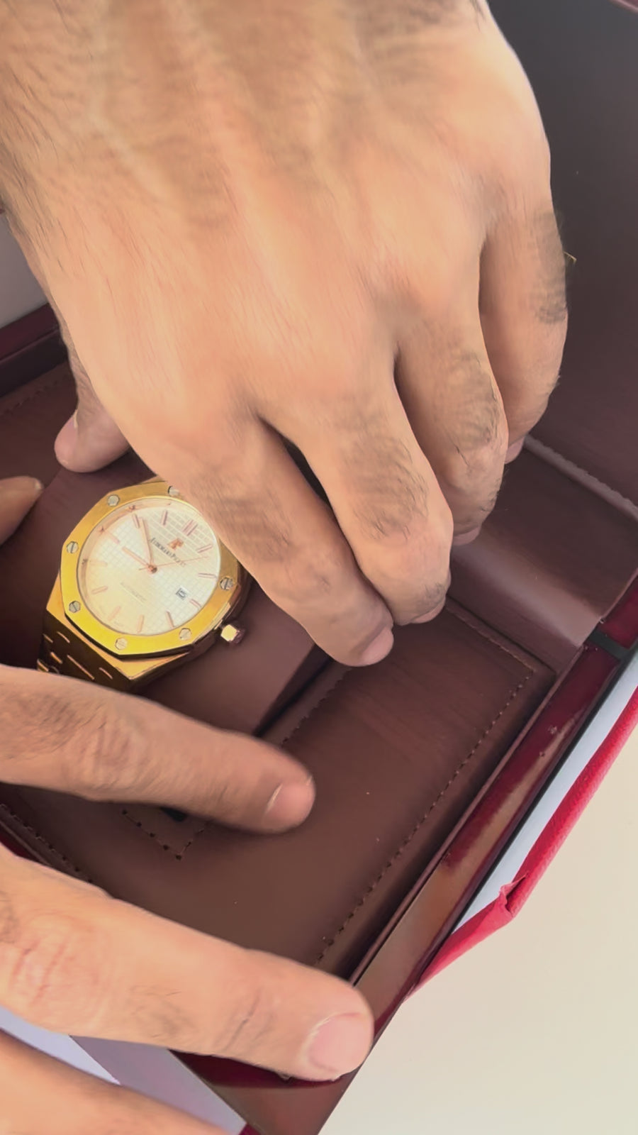 Audemars Piguet Royal Oak metal Watch – with Standard Gift Box Packaging